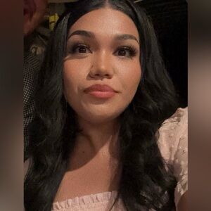 Meet your Posher, Iris